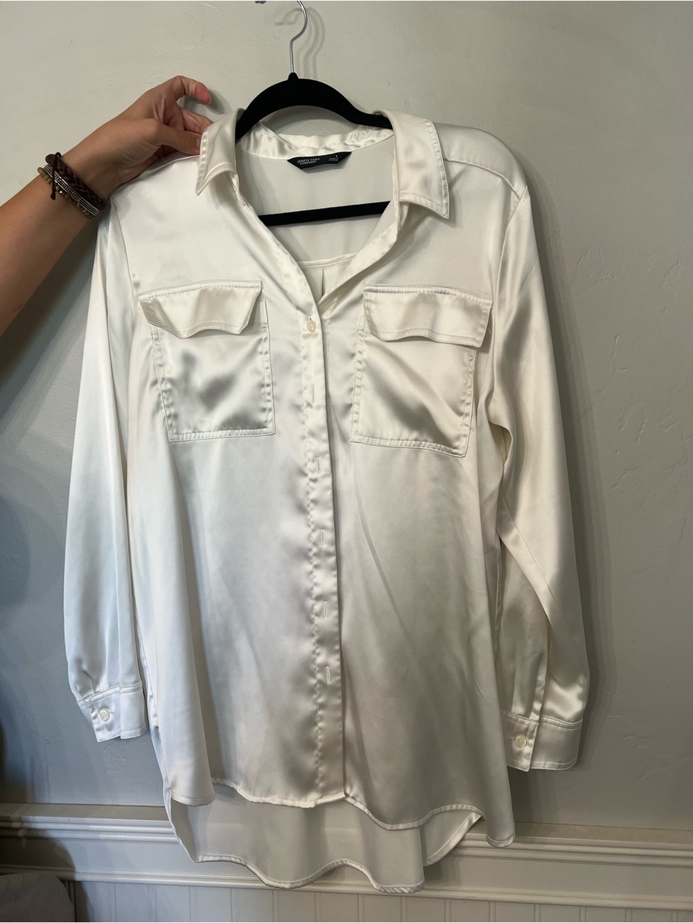 Simply Vera Vera Wang White Satin Button-Down Pocket Shirt